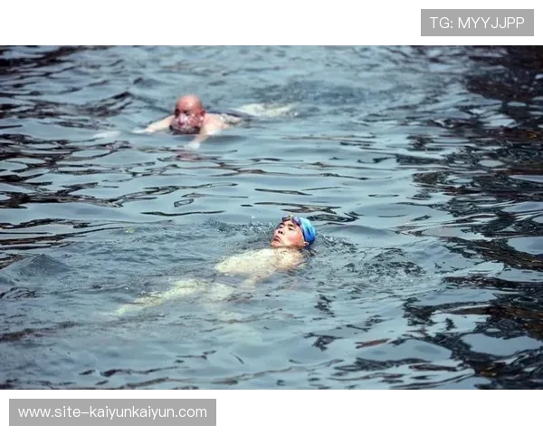 国际冬泳联合会副主席马提亚斯：珍视在济南泉水畅游的机会